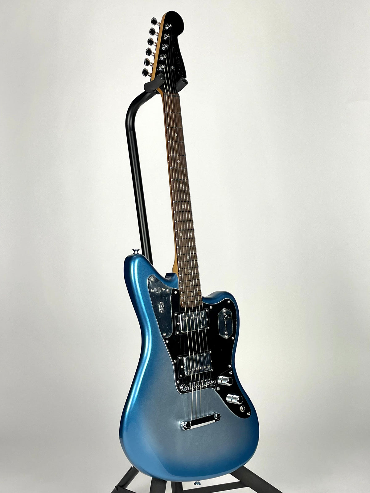Squier Contontemporary Jaguar HH with Roasted Maple Fingerboard - Sky Blue Metallic
