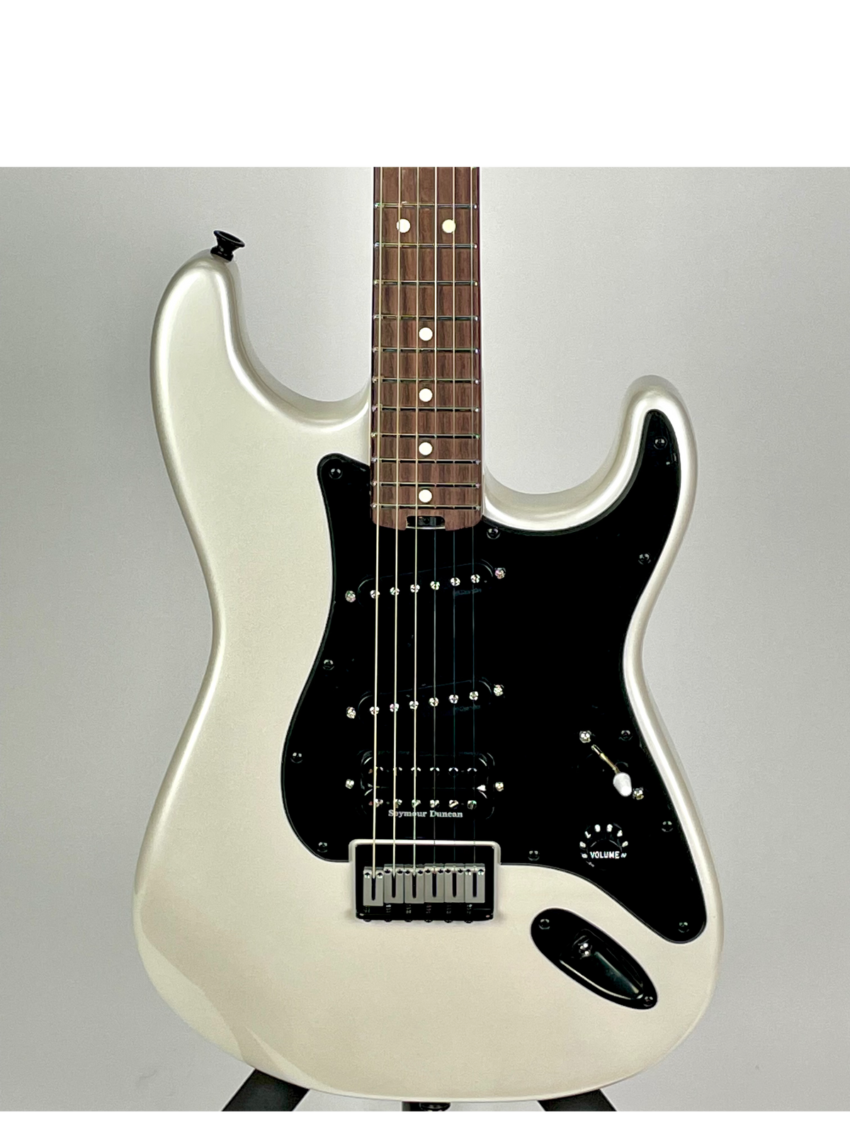 Charvel Artist Series Jake E Lee Pro-Mod So-Cal Style 1 with Rosewood Fingerboard - Pearl White
